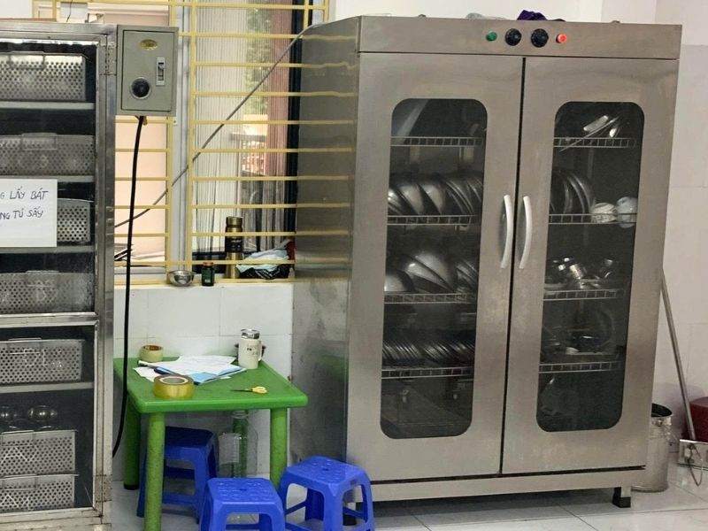 Hình ảnh thực tế lắp đặt tủ sấy bát công nghiệp
