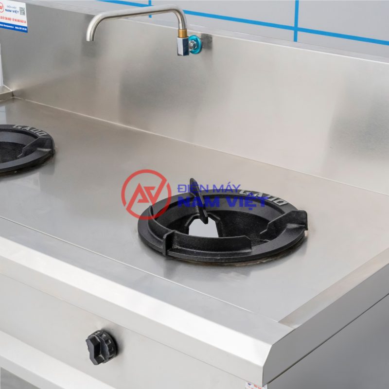 Cận cảnh bếp á công nghiệp 2 họng
