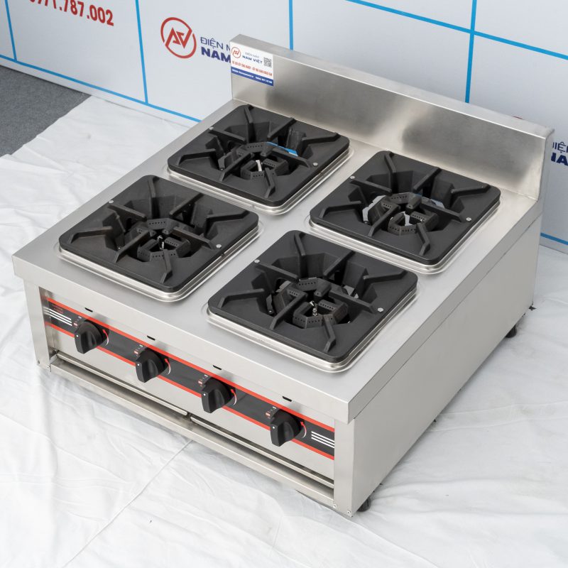 Hình ảnh bếp âu 4 họng chân thấp
