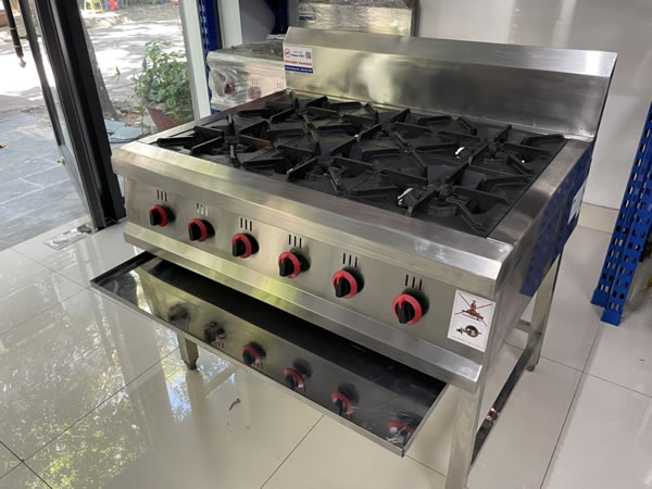 Hình ảnh thực tế bếp âu 6 họng gas Nam Việt