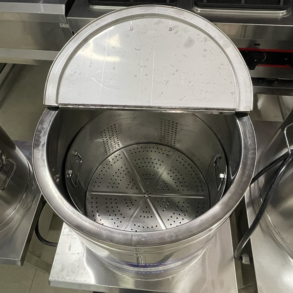 Nắp nồi hình bán nguyệt