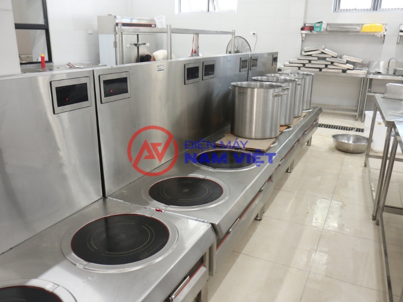 Hình ảnh bếp từ đôi công nghiệp mặt phẳng