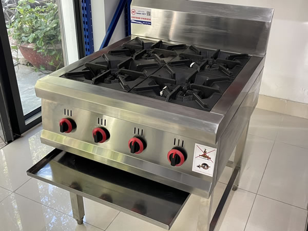 Thiết kế của bếp Âu 4 họng