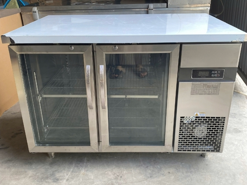 Hình ảnh thực tế bàn mát 2 cánh kính