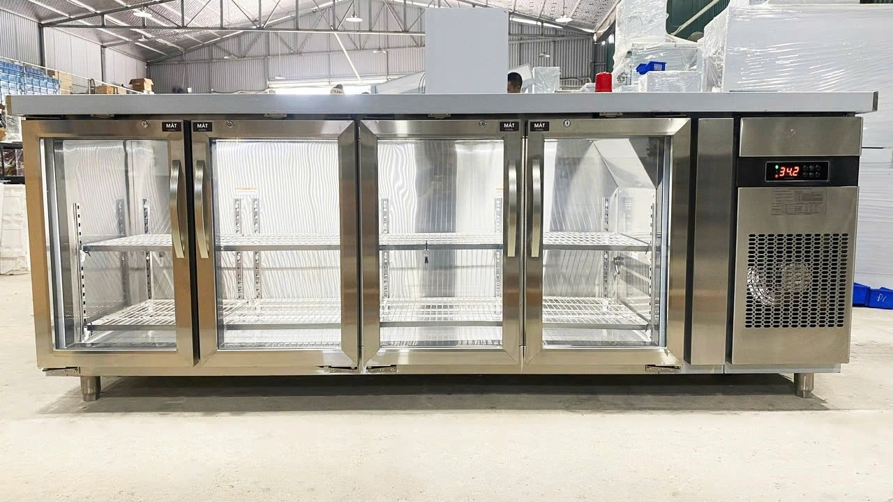 Hình ảnh thực tế bàn mát 4 cánh kính