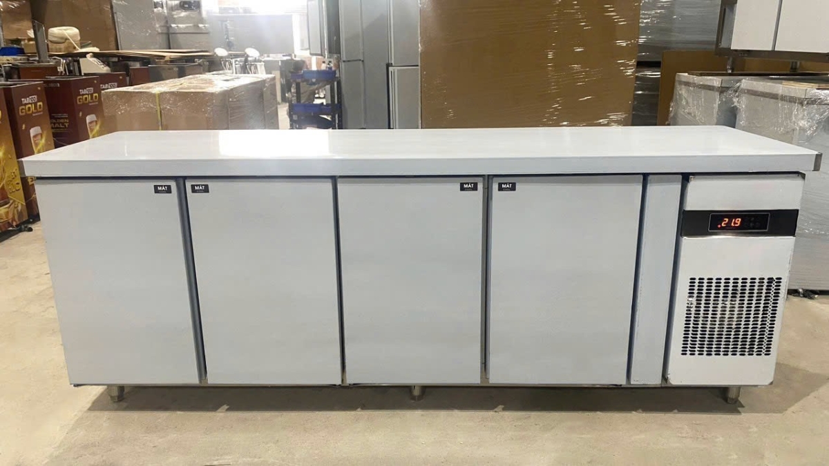 Hình ảnh thực tế tủ bàn mát 4 cánh inox